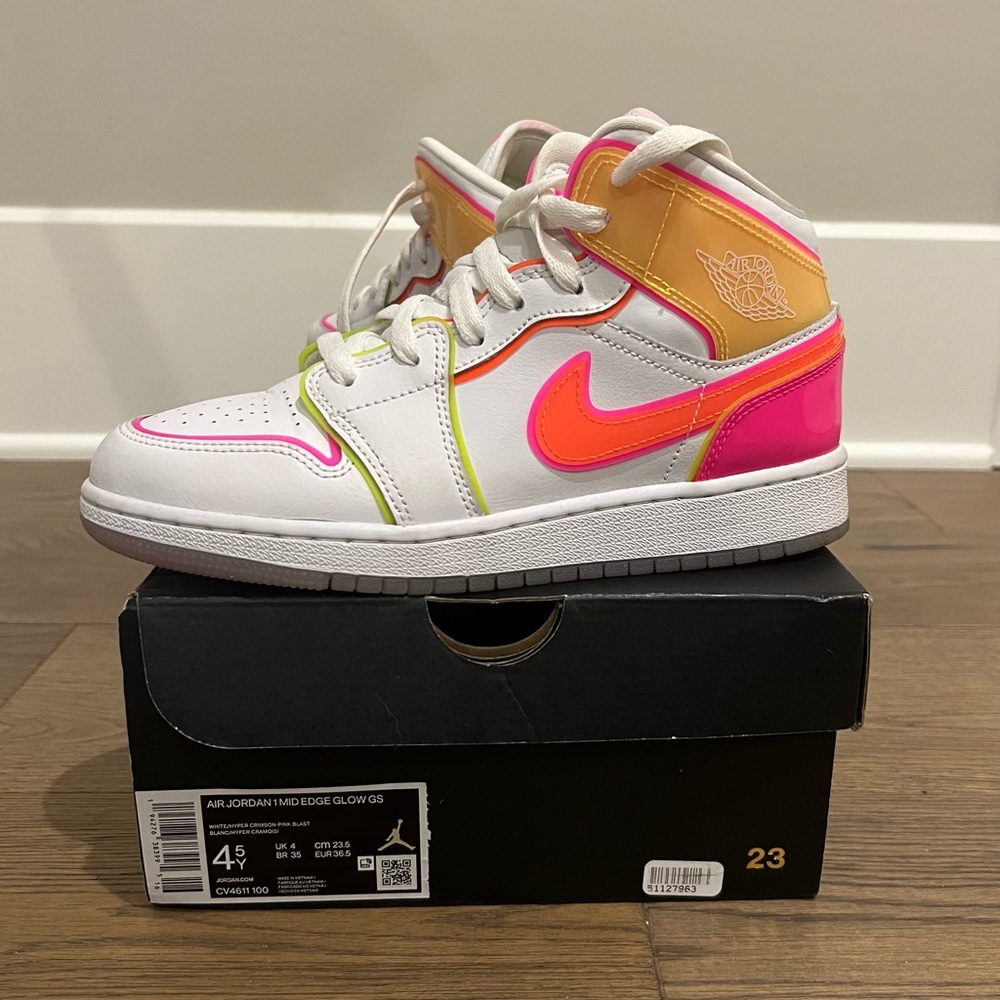Air Jordan 1 Mid Edge Glow GS Like NEW
